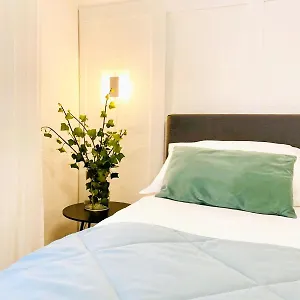 Stylowy Pokój Dla Dwojga W Zacisznej Okolicy Ze Wspólną łazienką Dla Dwóch Pokoi Apartament